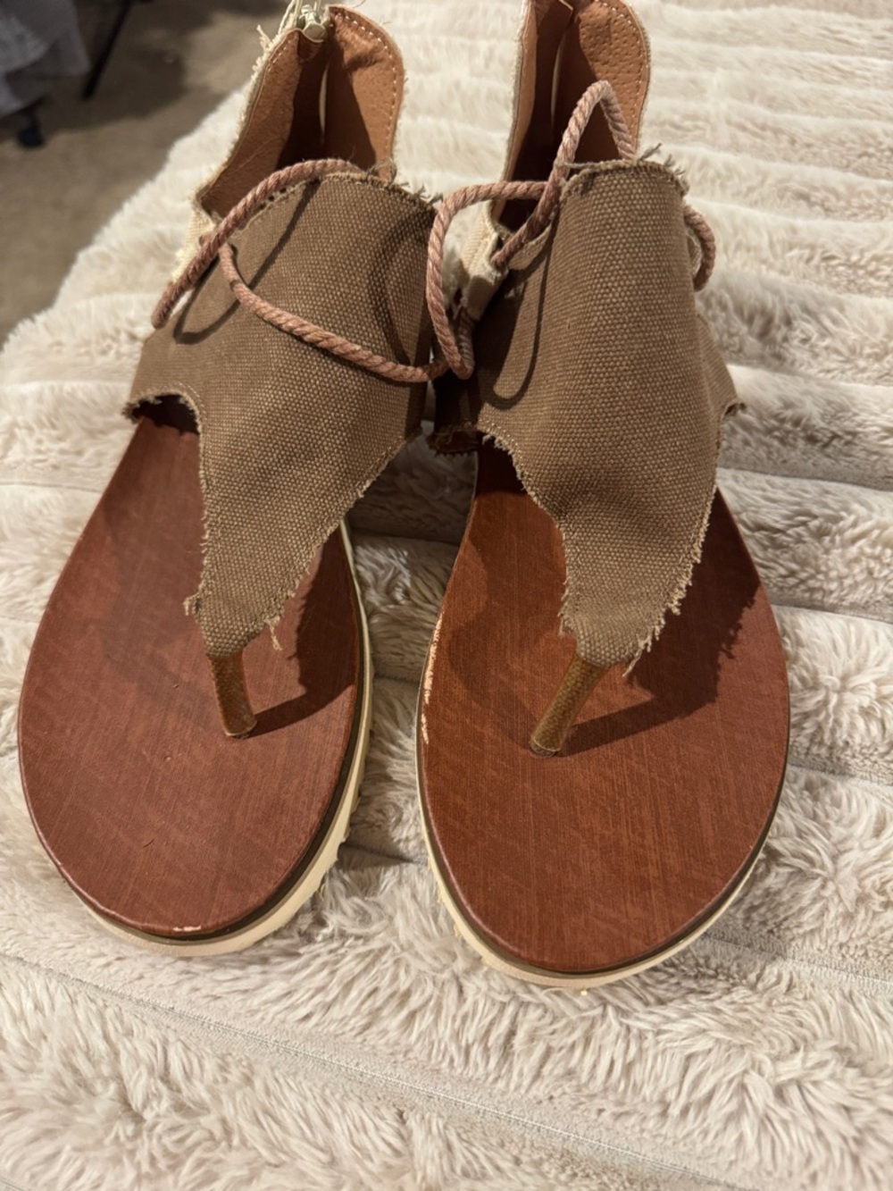 Women’s Brown Canvas Toe-Loop Sandals